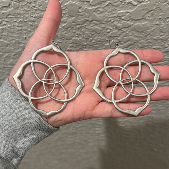 Kendra Scott Jewelry - EUC Brushed Silver Rajans